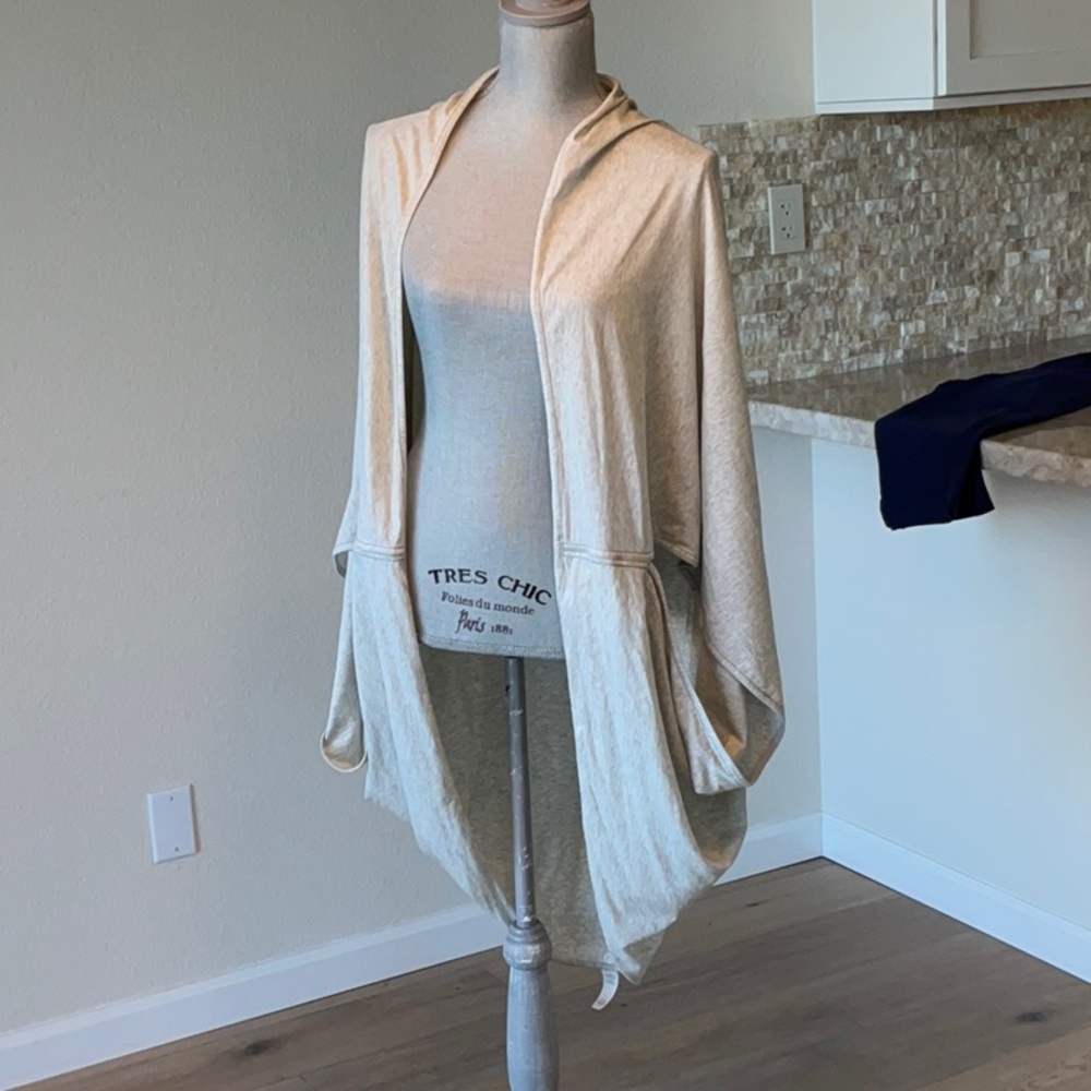 NWT. Lululemon Sage Scarf Cotton One Size Beige/Gray